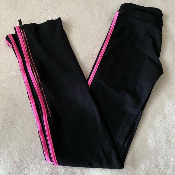 2 Bebe/ PH8 and Bebe sport workout pants. 2 items - Picture 13 of 13